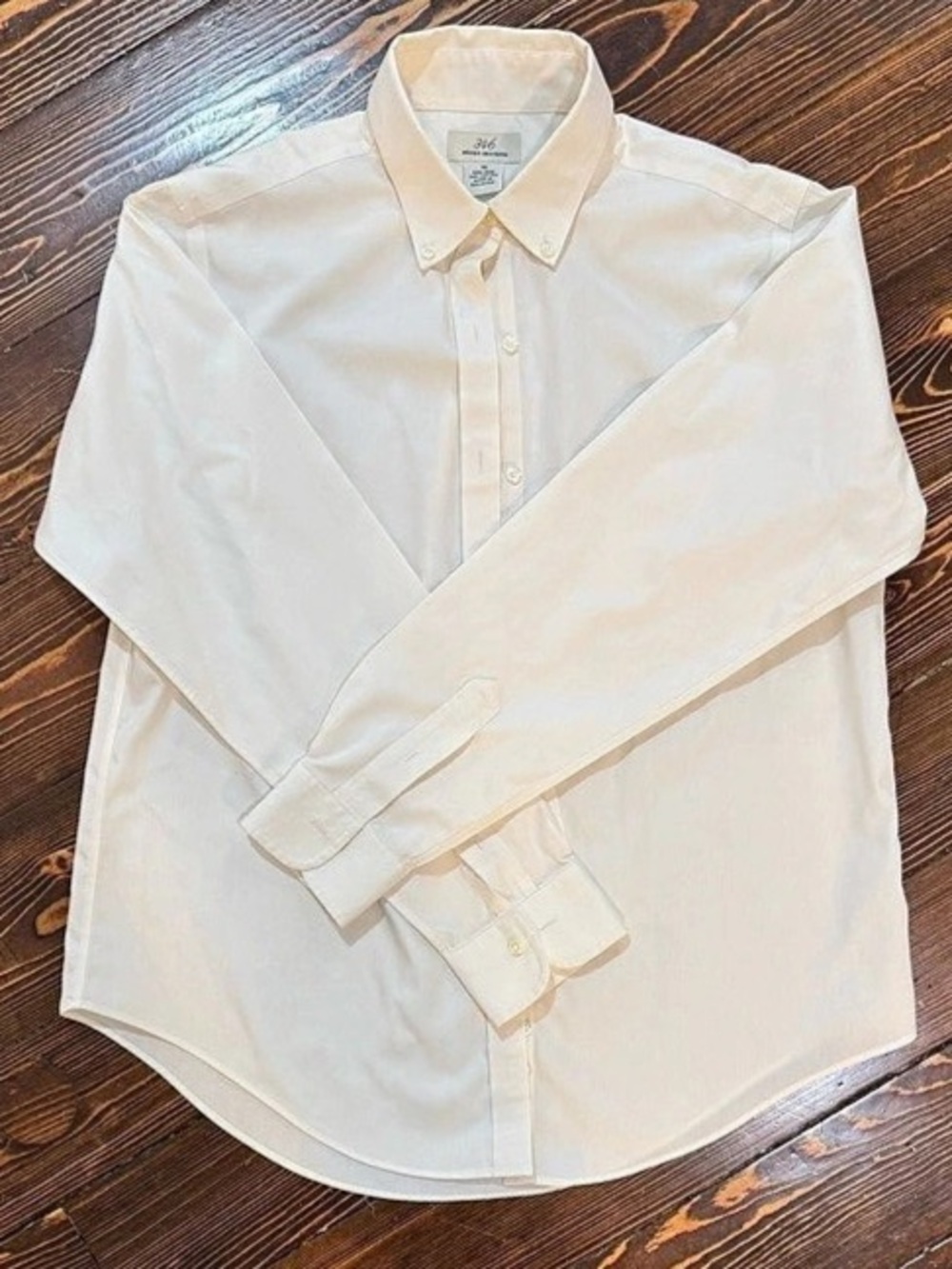 Brooks Brothers 346 No Iron Button Down Shirt Cream Size Medium